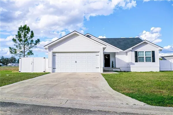 $245,000 | 594 Pinehurst Drive, Blackshear, GA 31516