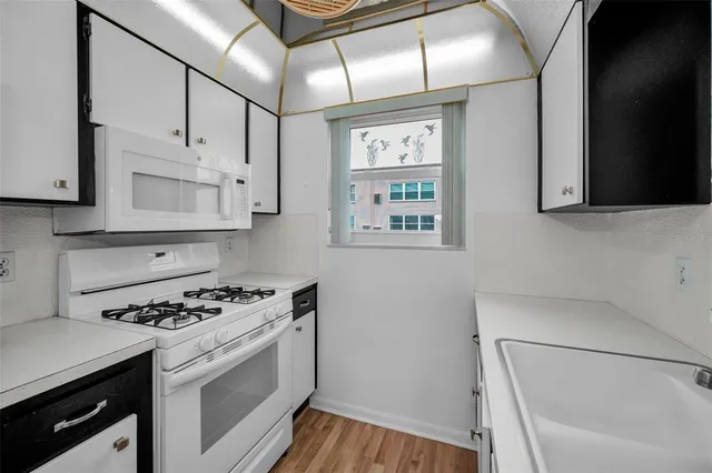 a view of room with workspace