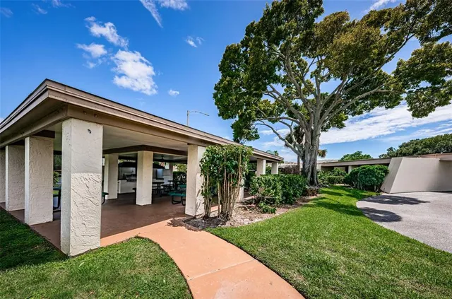 $175,000 | 5501 80th Street North, Unit 405, St. Petersburg, FL 33709