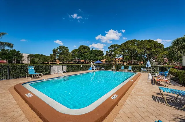 $175,000 | 5501 80th Street North, Unit 405, St. Petersburg, FL 33709