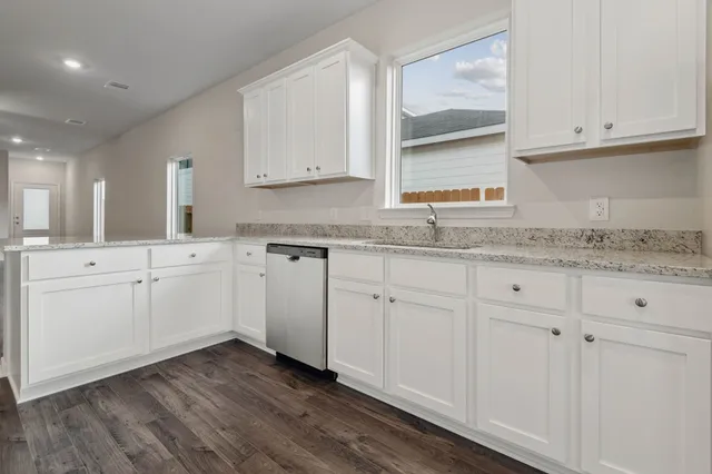 $292,900 | 15806 Berry Hl Drive, Conroe, TX 77303