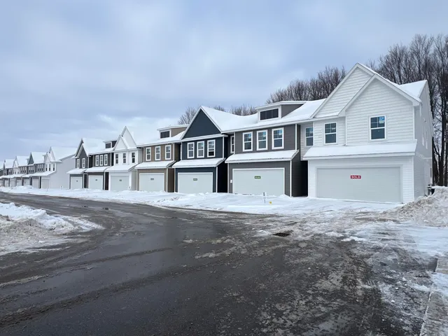 $345,767 | 3333 Kings River Street Southwest, Unit 43, Wyoming, MI 49418