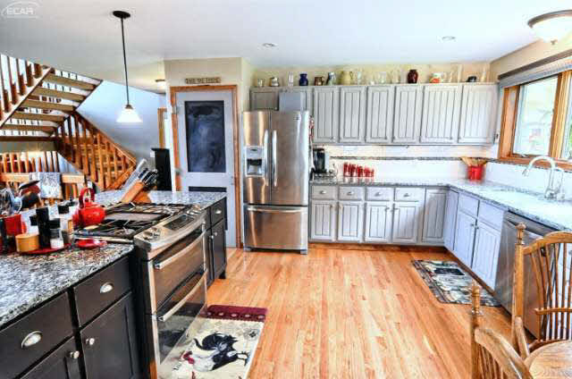 11310 South Linden Road Linden, MI 48451 - Photo 8 of 61 21180995-7.JPG
