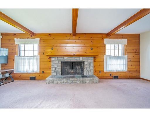 8 Squassick Road West Springfield, MA 01089 - Photo 6 of 35 Gallery Image 6