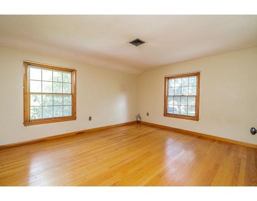 8 Squassick Road West Springfield, MA 01089 - Photo 10 of 35 Gallery Image 10