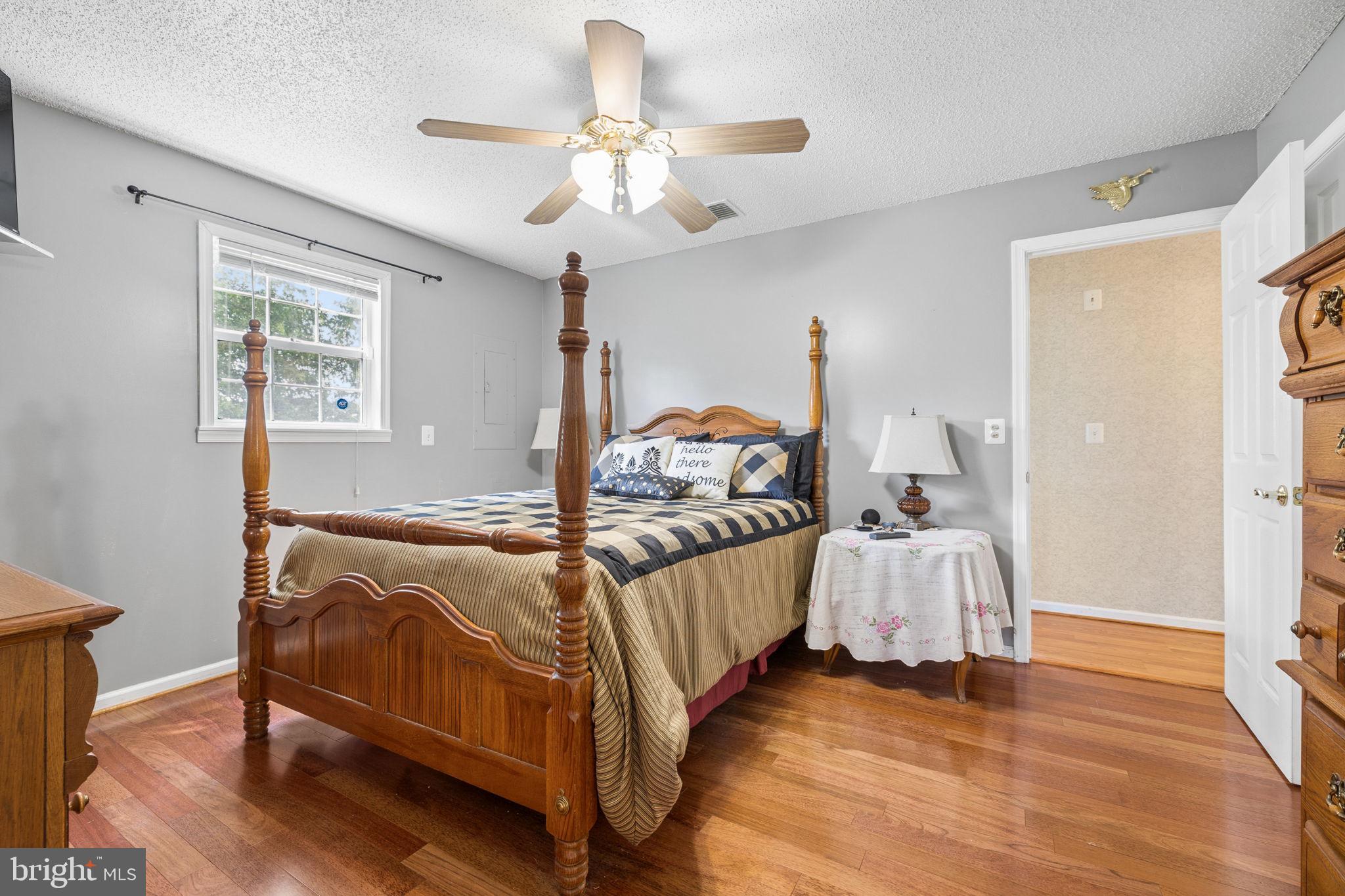 14917 Compton Road Centreville, VA 20121 - Photo 31 of 72 Primary Suite