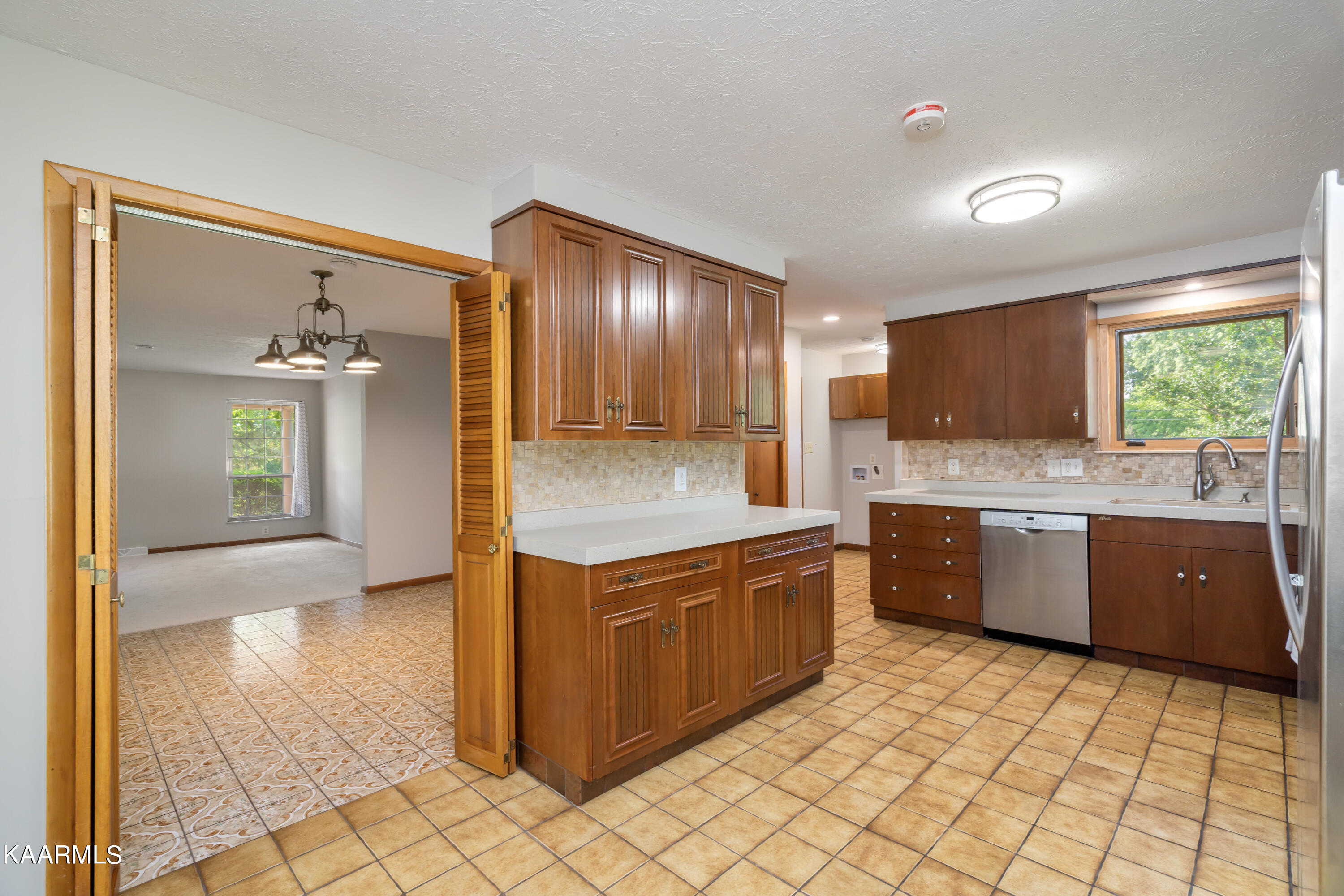 817 Roderick Road Knoxville, TN 37923 - Photo 10 of 37 817 Roderick Lane-15
