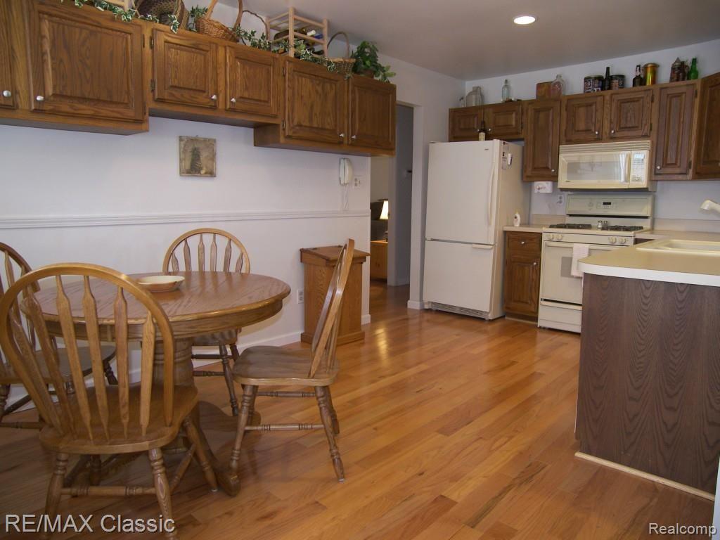 1699 Rustic Ridge Road Canton, MI 48188 - Photo 9 of 26 Rustic Ridge 029.jpg