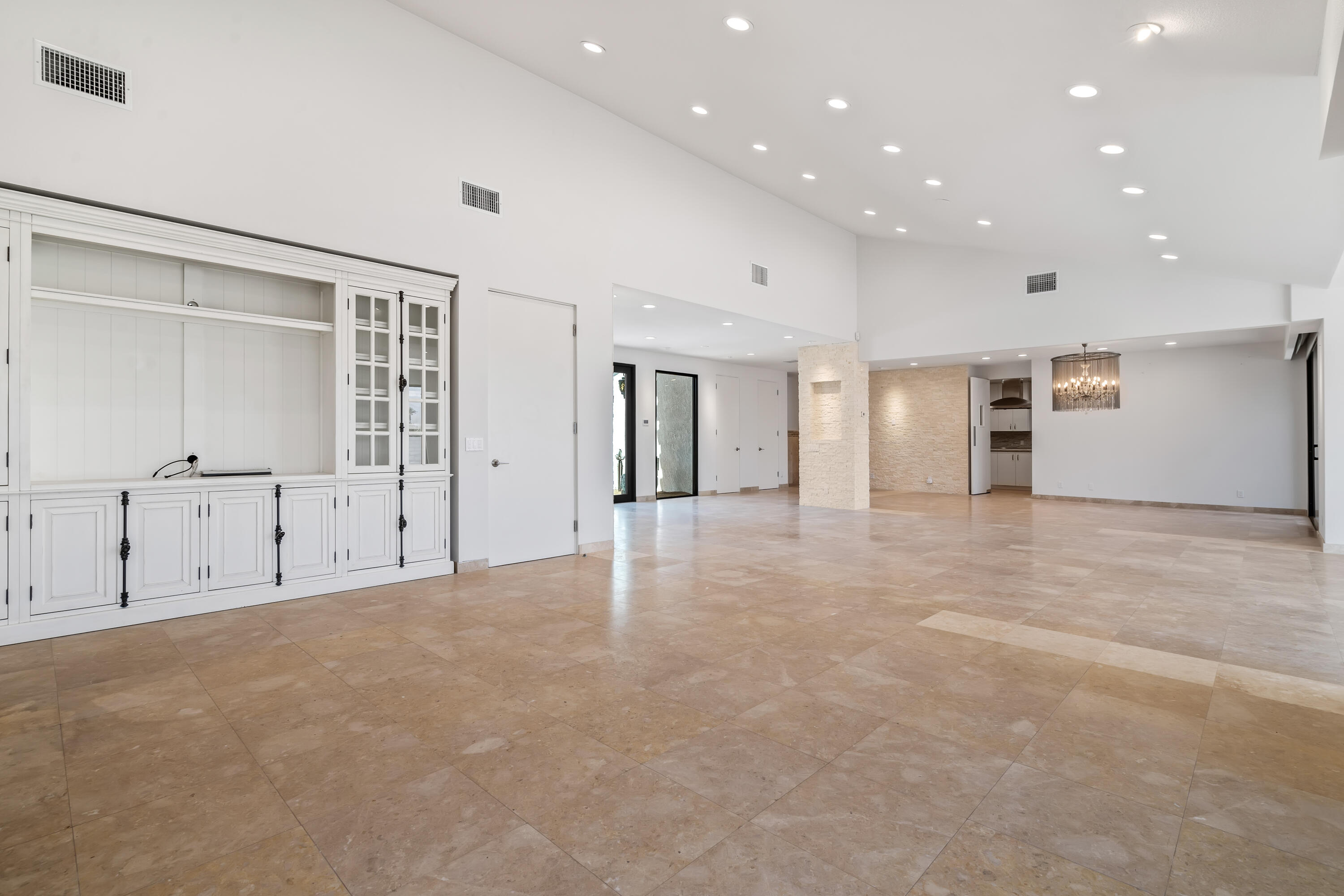 401 Iris Lane Rancho Mirage, CA 92270 - Photo 17 of 87 an empty room with an entryway