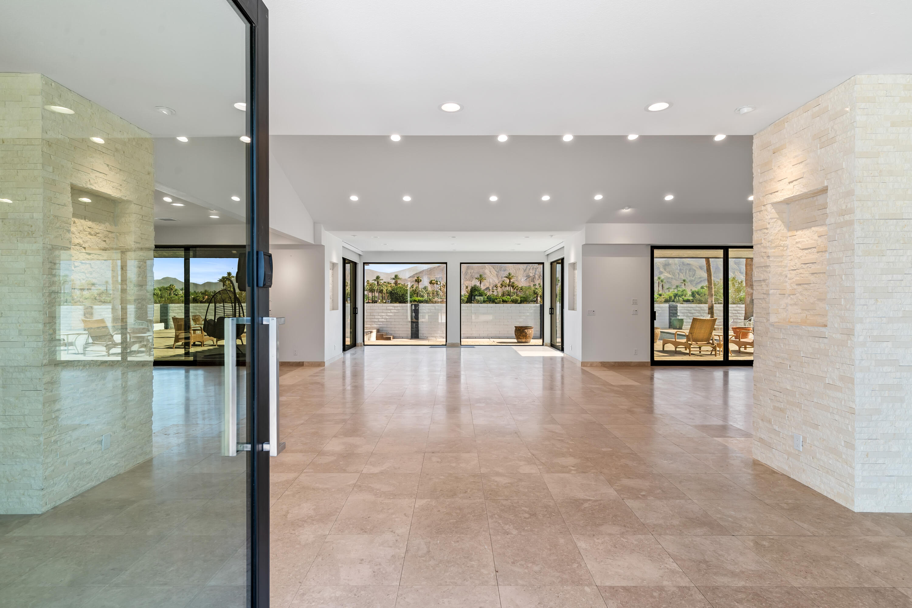 401 Iris Lane Rancho Mirage, CA 92270 - Photo 7 of 87 07-IMG-1R