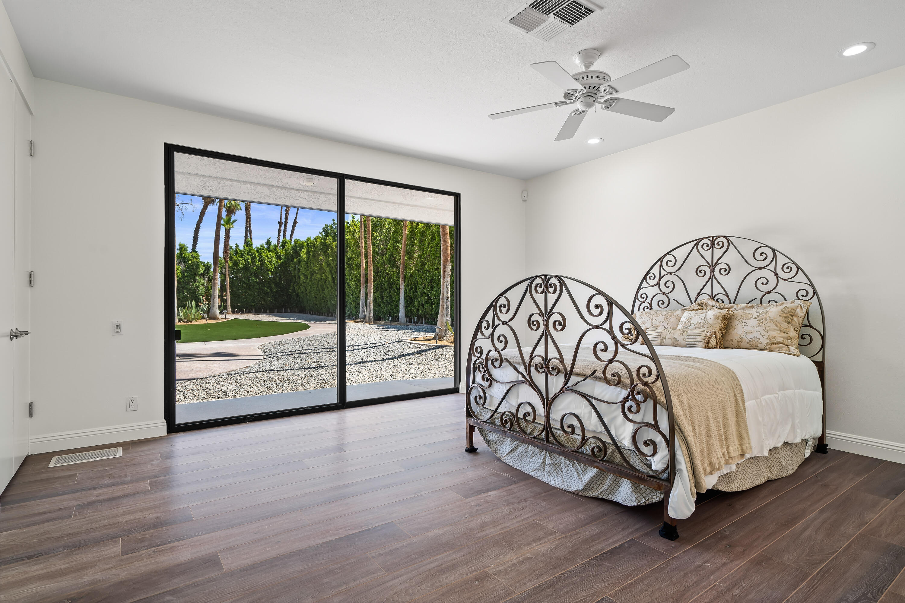 401 Iris Lane Rancho Mirage, CA 92270 - Photo 79 of 87 a view of front door with balcony