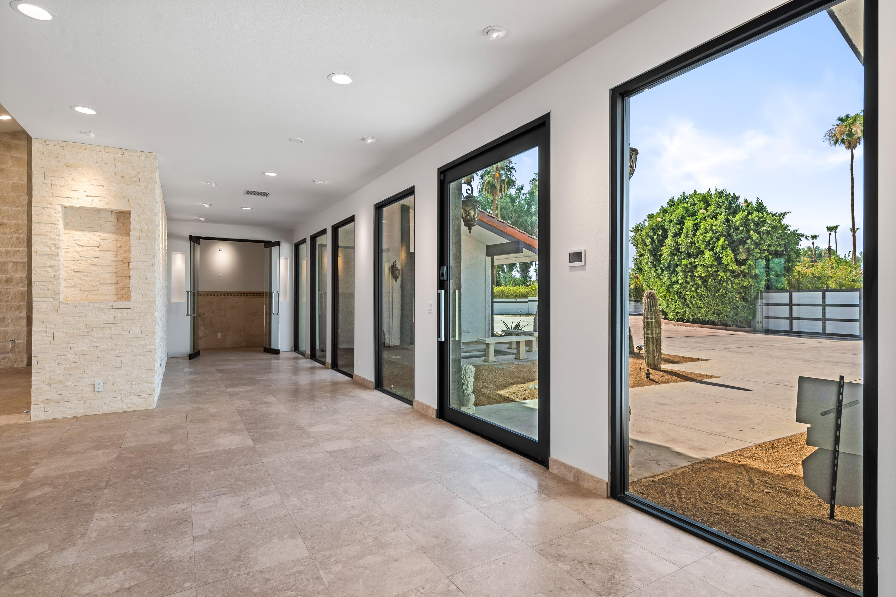 401 Iris Lane Rancho Mirage, CA 92270 - Photo 8 of 87 a view of an entryway