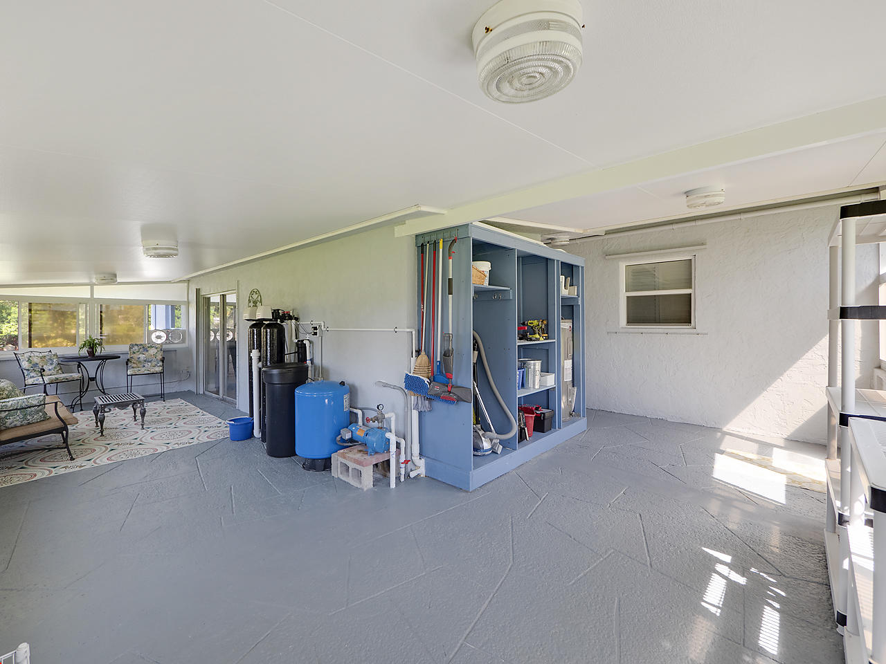 7712 Park Lane Road Lake Worth, FL 33449 - Photo 11 of 13 Porch/Utility