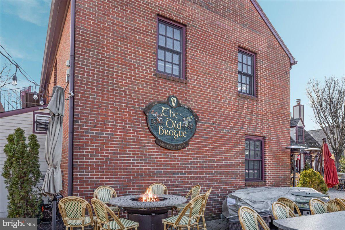 532 Walker Road Great Falls, VA 22066 - Photo 104 of 109 Charming brick facade of a pub.