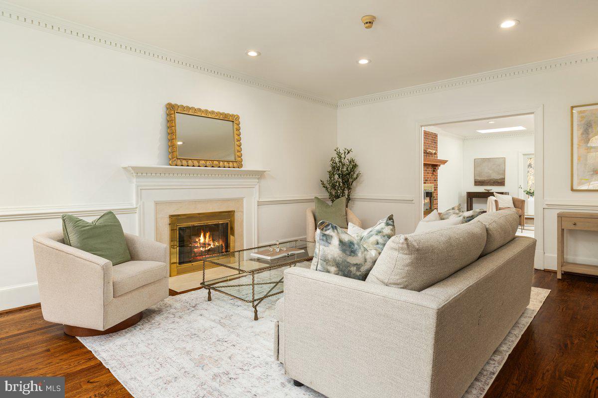 532 Walker Road Great Falls, VA 22066 - Photo 15 of 109