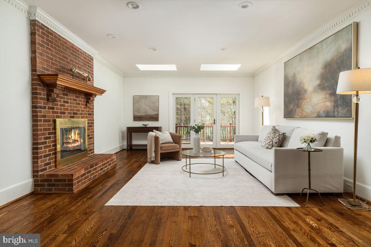 532 Walker Road Great Falls, VA 22066 - Photo 18 of 109