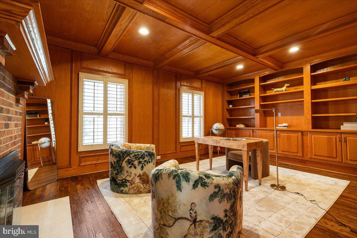 532 Walker Road Great Falls, VA 22066 - Photo 23 of 109