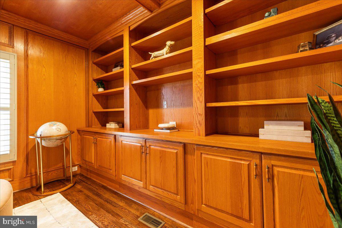 532 Walker Road Great Falls, VA 22066 - Photo 24 of 109