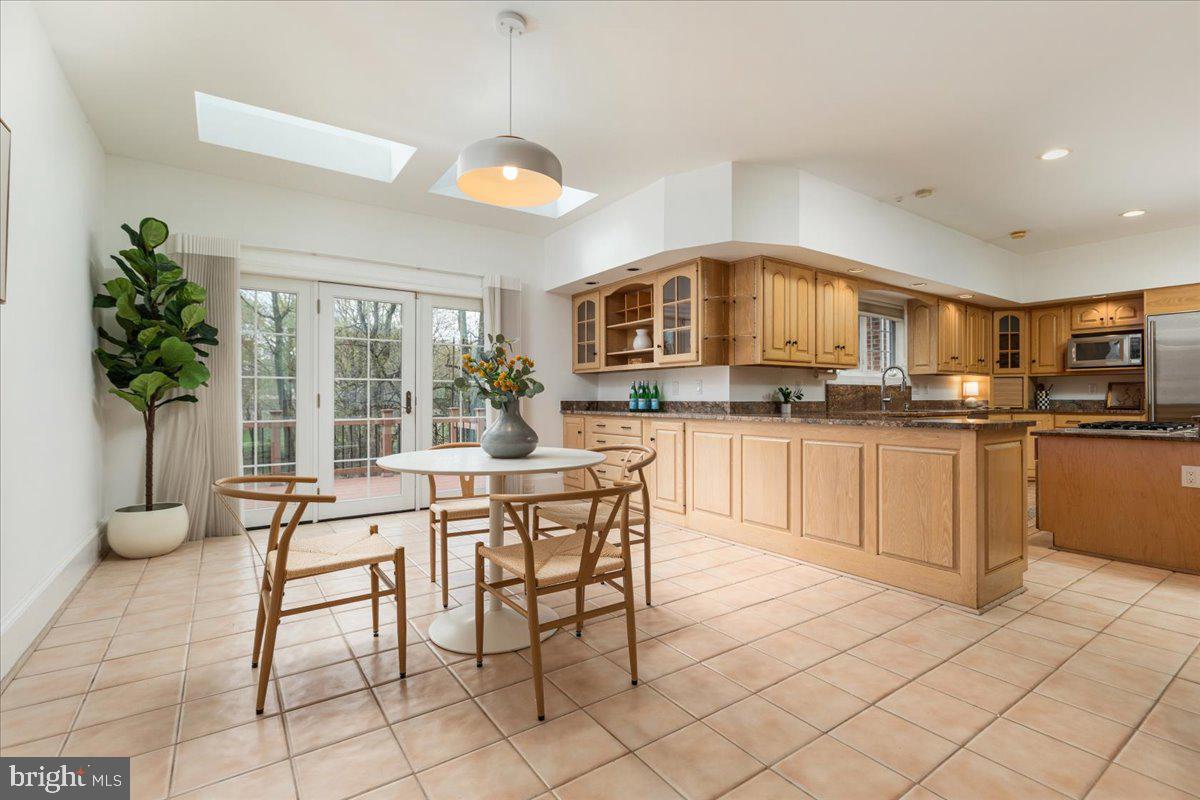 532 Walker Road Great Falls, VA 22066 - Photo 27 of 109