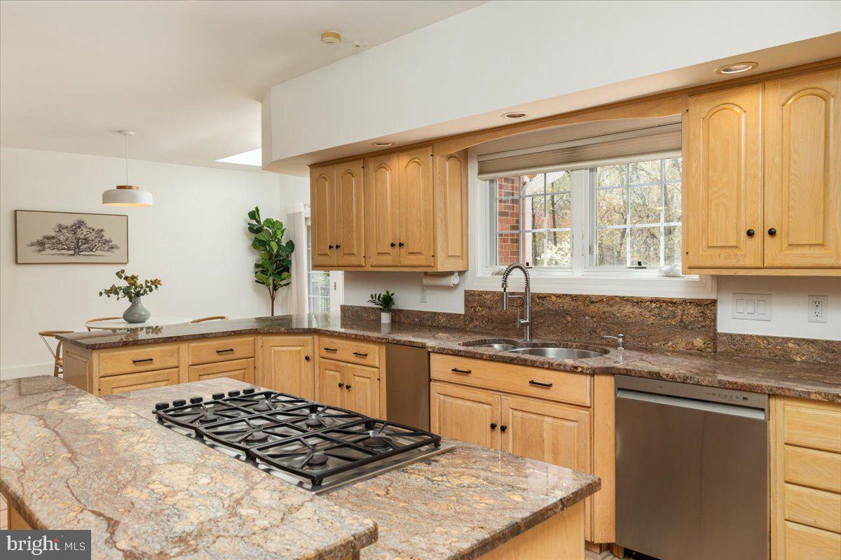 532 Walker Road Great Falls, VA 22066 - Photo 29 of 109