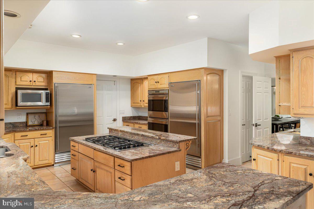 532 Walker Road Great Falls, VA 22066 - Photo 30 of 109