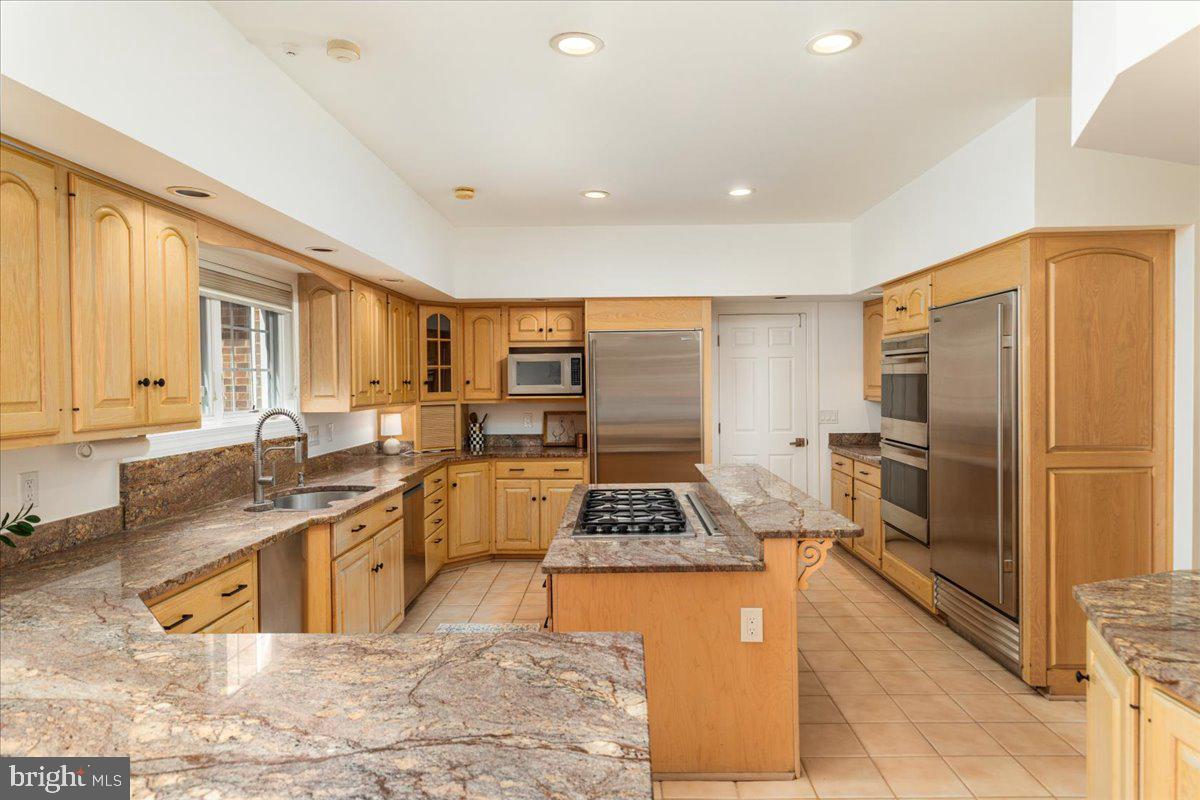 532 Walker Road Great Falls, VA 22066 - Photo 31 of 109