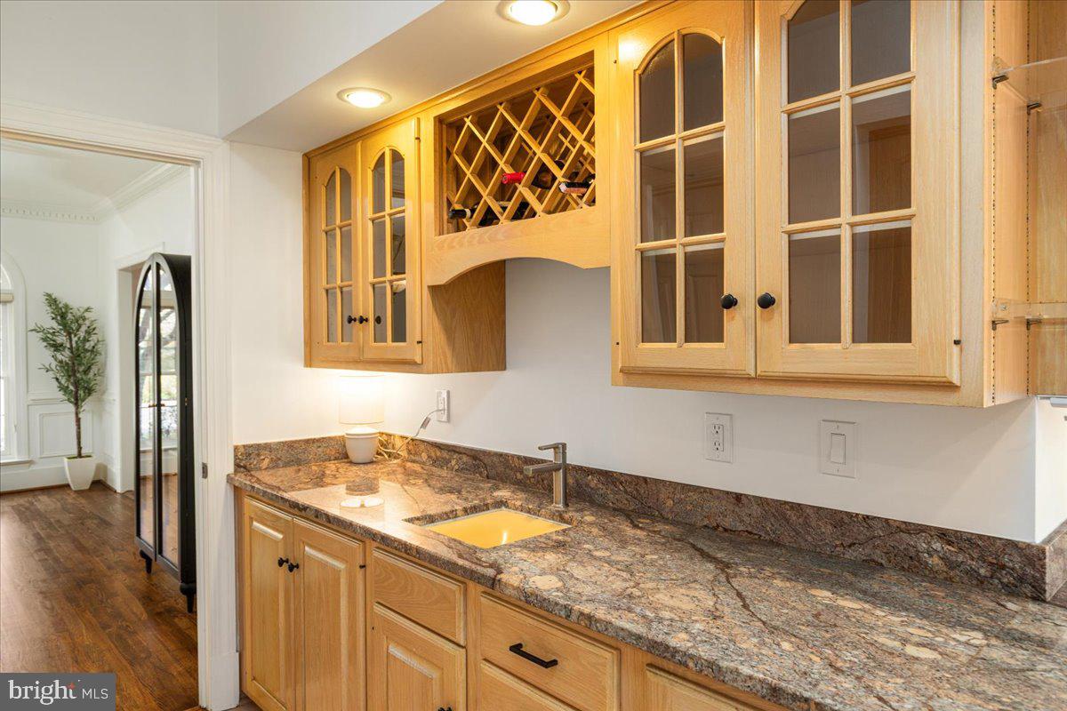 532 Walker Road Great Falls, VA 22066 - Photo 36 of 109