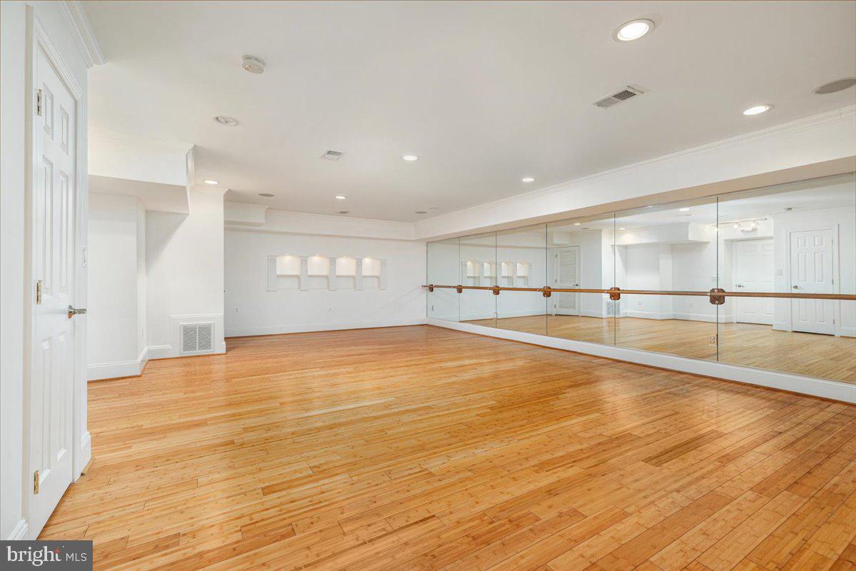 532 Walker Road Great Falls, VA 22066 - Photo 53 of 109