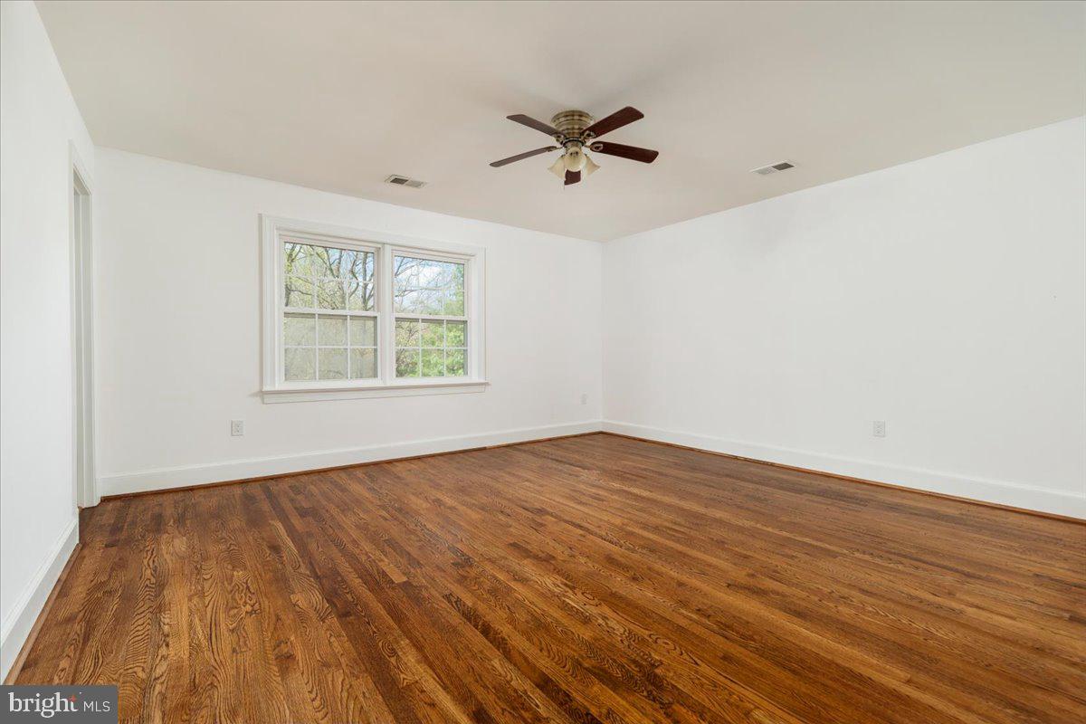 532 Walker Road Great Falls, VA 22066 - Photo 57 of 109