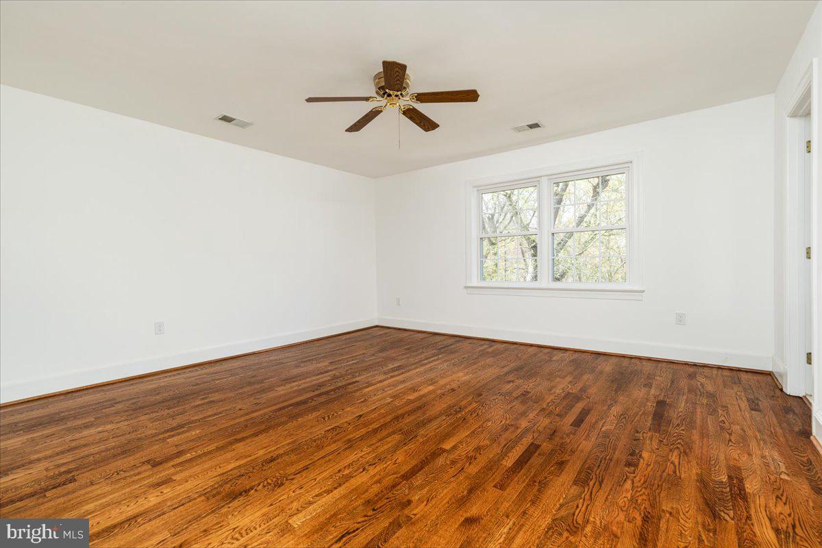 532 Walker Road Great Falls, VA 22066 - Photo 58 of 109