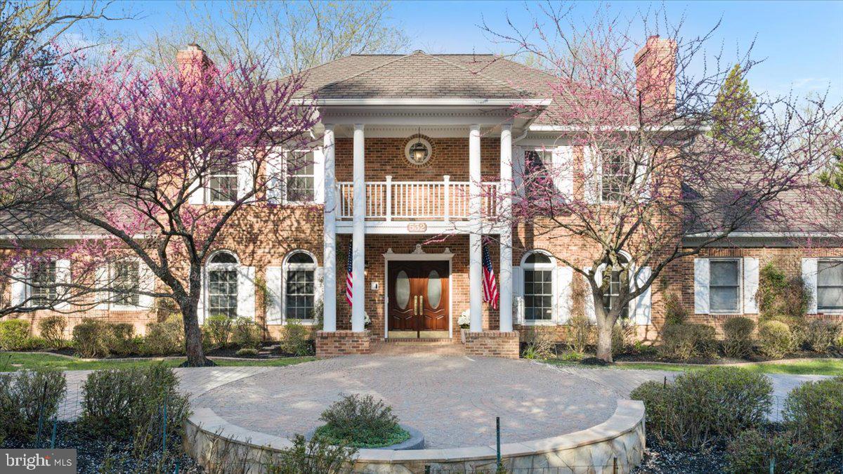 532 Walker Road Great Falls, VA 22066 - Photo 6 of 109