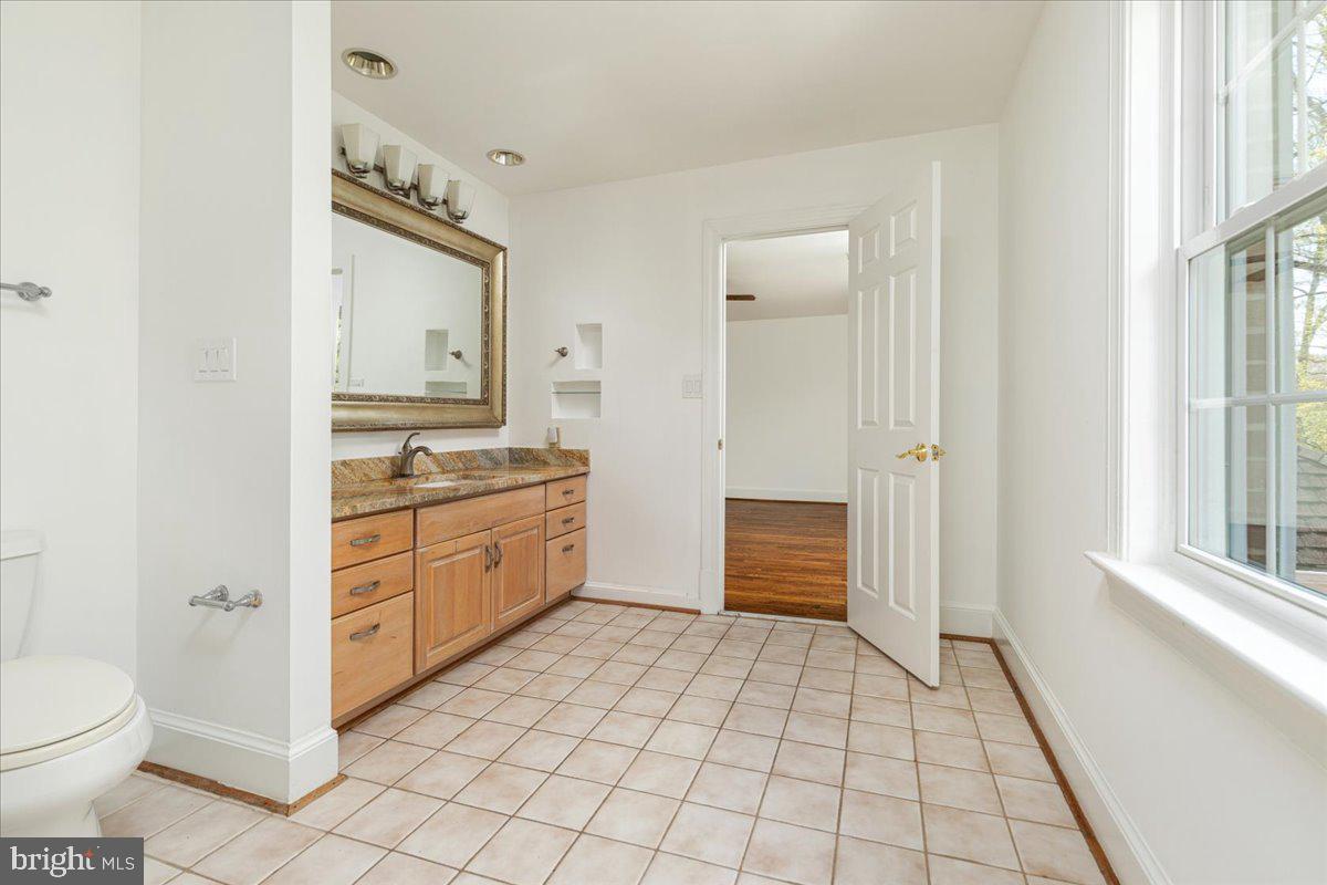 532 Walker Road Great Falls, VA 22066 - Photo 61 of 109