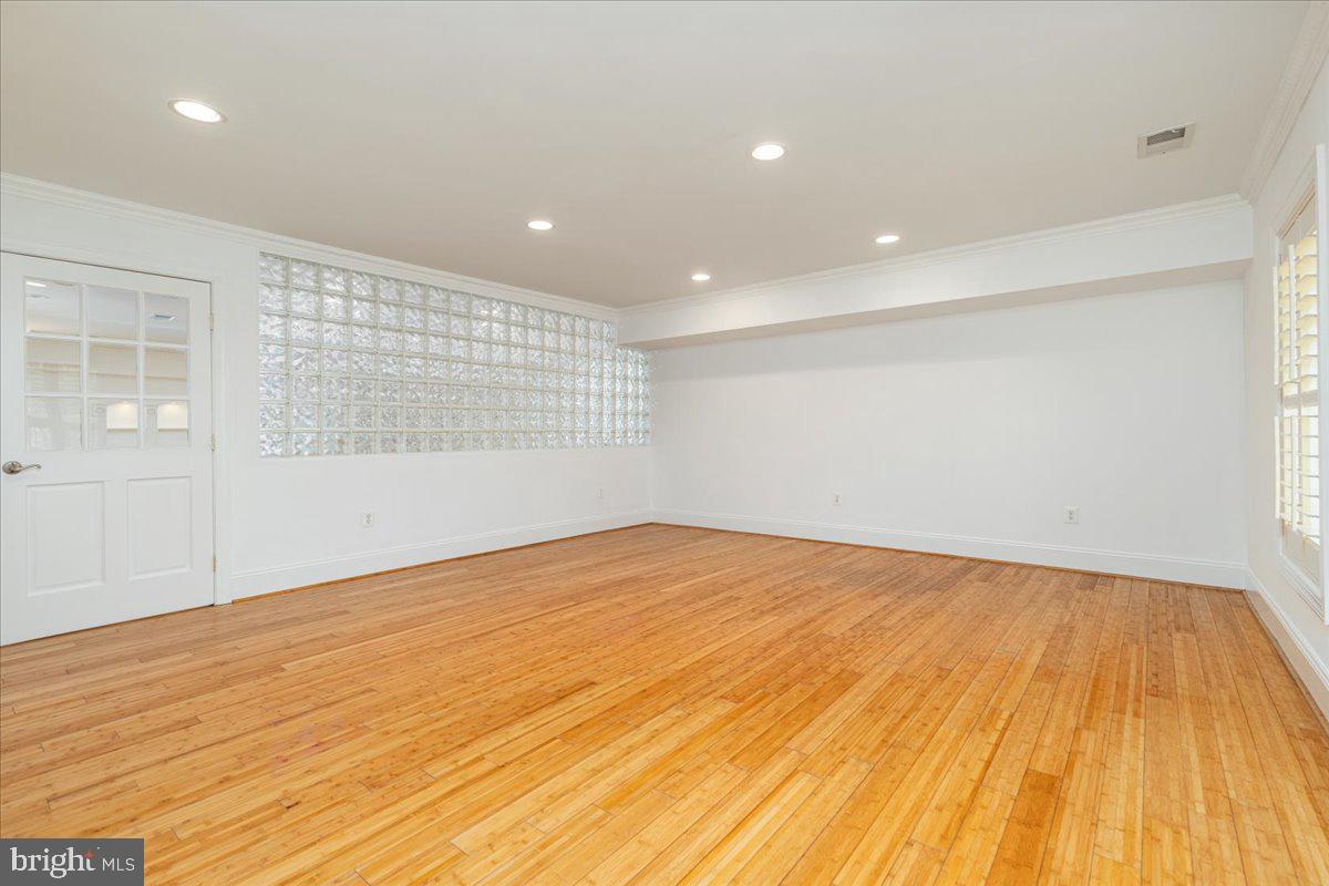 532 Walker Road Great Falls, VA 22066 - Photo 63 of 109