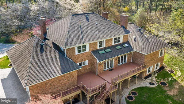 $2,399,000 | 532 Walker Road, Great Falls, VA 22066