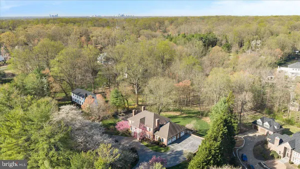 $2,399,000 | 532 Walker Road, Great Falls, VA 22066