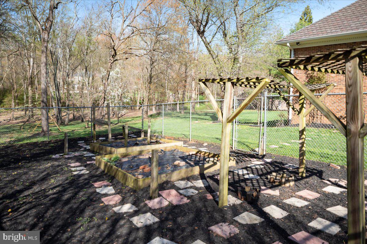 532 Walker Road Great Falls, VA 22066 - Photo 85 of 109