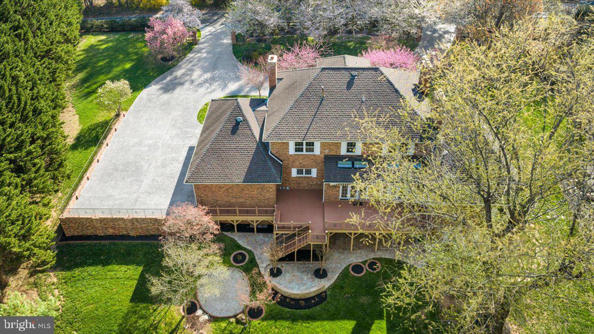 532 Walker Road Great Falls, VA 22066 - Photo 89 of 109 Charming home with lush gardens.