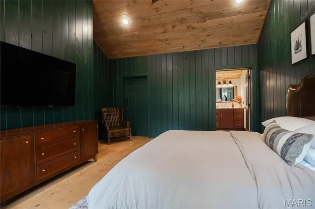 $389,400 | 2248 Wayne County 312, Patterson, MO 63956