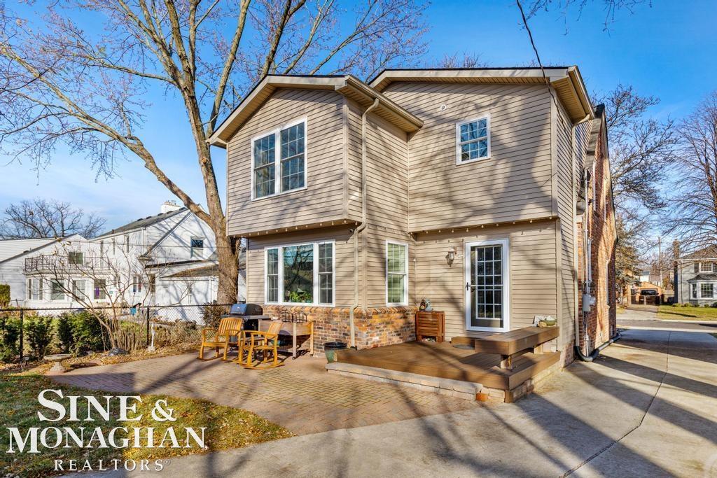 1379 Hampton Road Grosse Pointe Woods, MI 48236 - Photo 32 of 42
