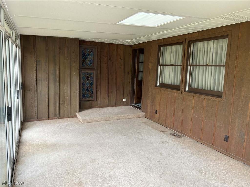 419 High Meadow Road Amherst, OH 44001 - Photo 26 of 27 Three Season Room / Patio