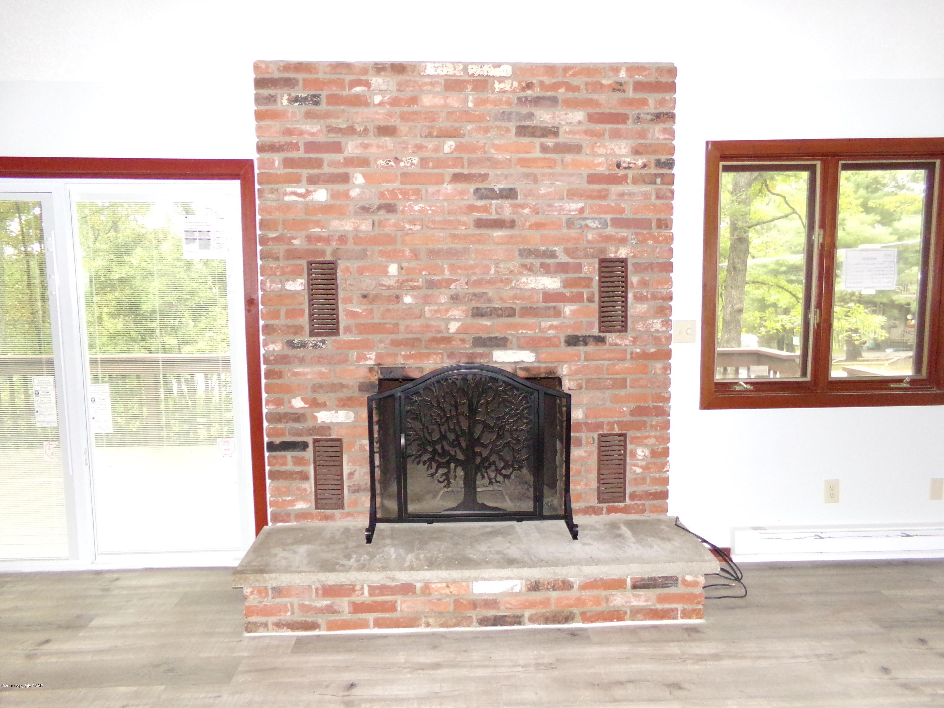 106 Cambridge Court Bushkill, PA 18324 - Photo 11 of 20 13-Fireplace