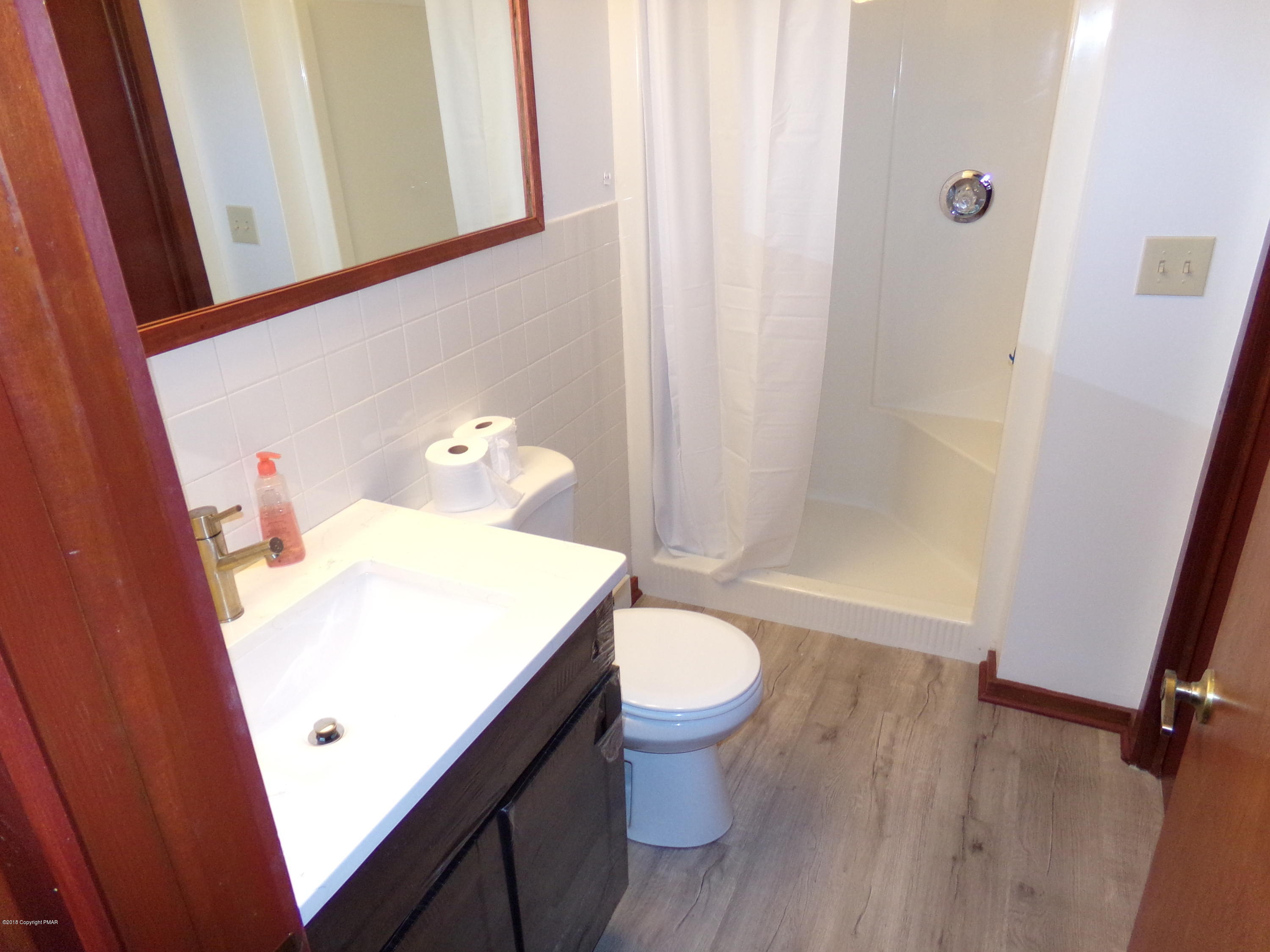 106 Cambridge Court Bushkill, PA 18324 - Photo 12 of 20 14-Bathroom 2