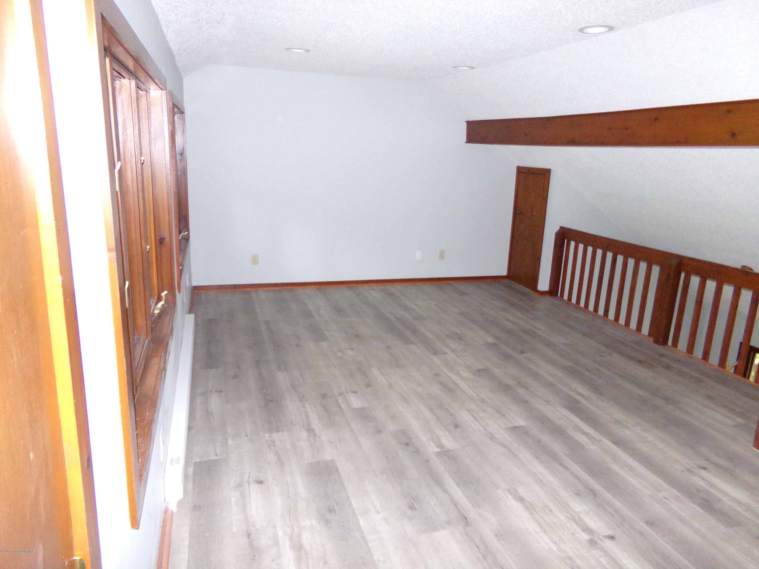 106 Cambridge Court Bushkill, PA 18324 - Photo 14 of 20 16-Family Room 2