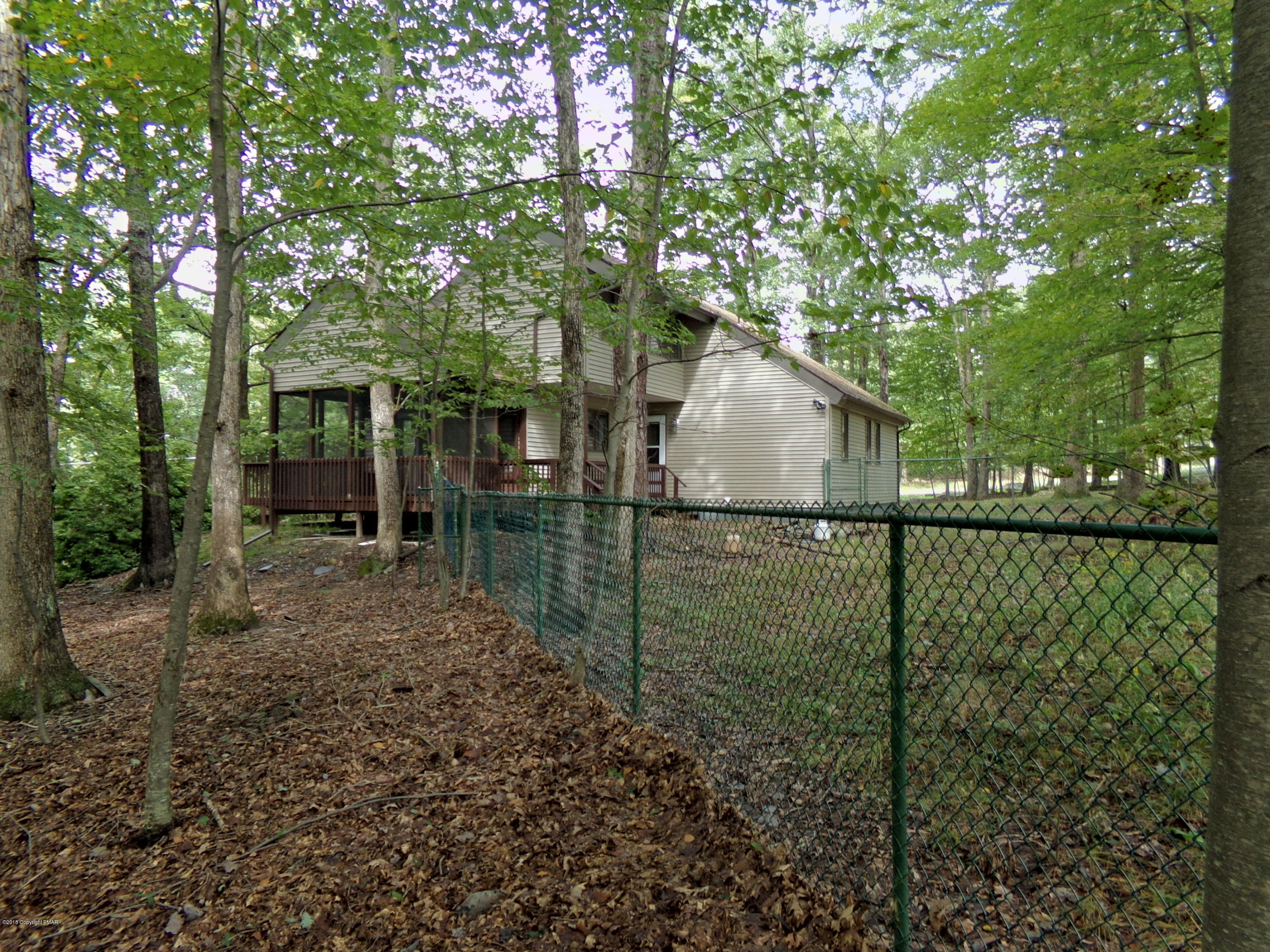 106 Cambridge Court Bushkill, PA 18324 - Photo 4 of 20 4-Side 2