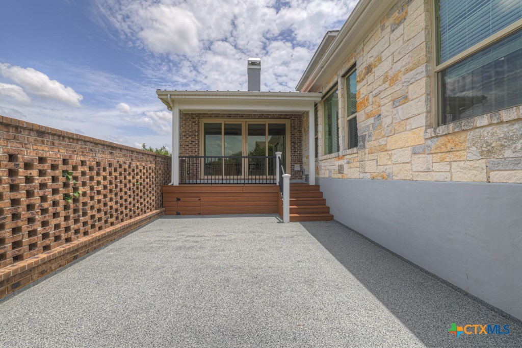 2194 Ranch Loop Drive New Braunfels, TX 78132 - Photo 35 of 48 a view of a house with wooden fence
