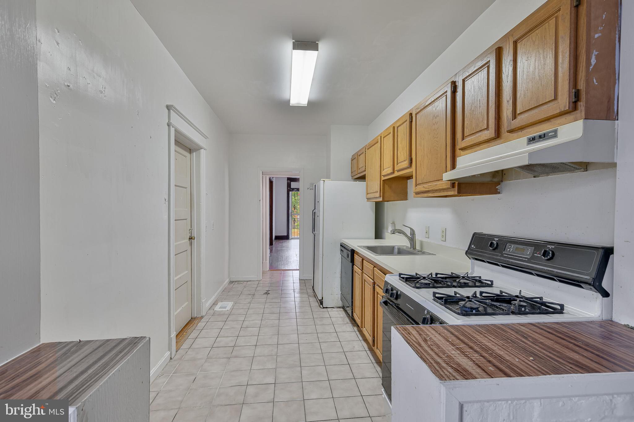 1303 Kennedy Street Northwest Washington, DC 20011 - Photo 8 of 25