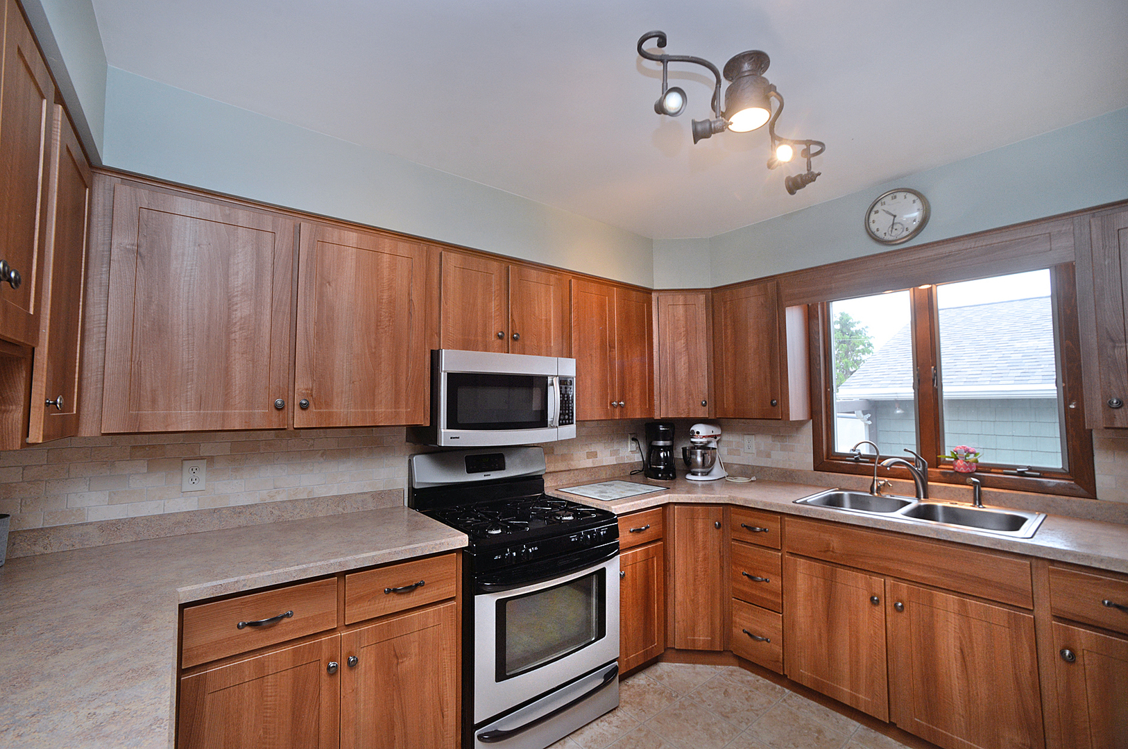 3495 East 12th Road Utica, IL 61373 - Photo 11 of 30