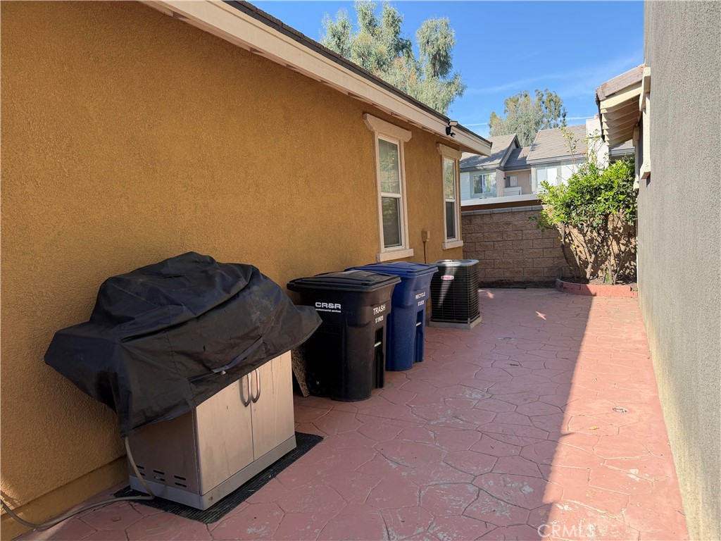 11012 Ragsdale Road Loma Linda, CA 92354 - Photo 24 of 27 a backyard of a house with table and chairs