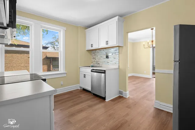 $2,150 | 7236 West 63rd Place, Unit A, Summit, IL 60501