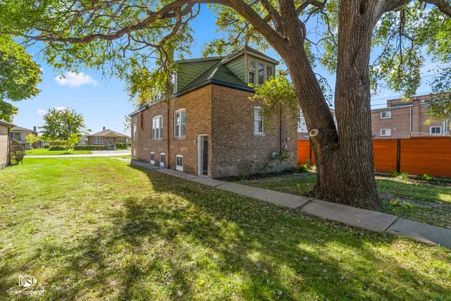 $2,150 | 7236 West 63rd Place, Unit A, Summit, IL 60501